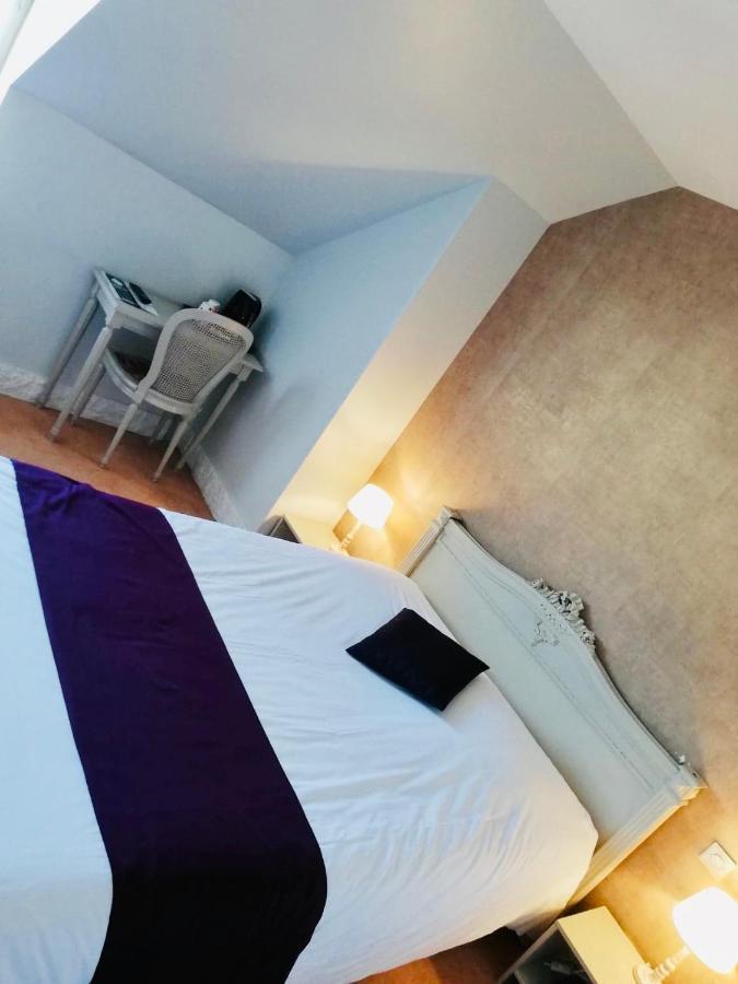 Le Cheval Blanc Hotel Jargeau ภายนอก รูปภาพ