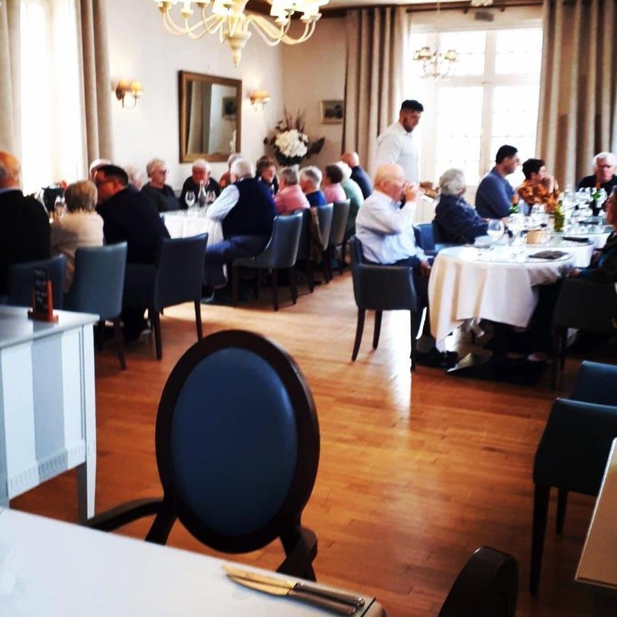 Le Cheval Blanc Hotel Jargeau ภายนอก รูปภาพ
