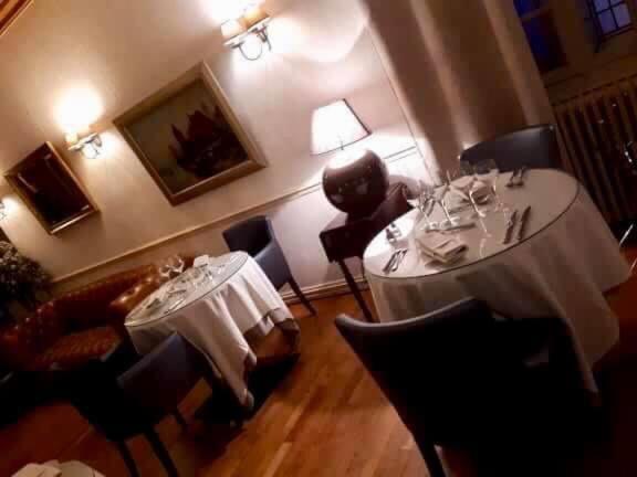 Le Cheval Blanc Hotel Jargeau ภายนอก รูปภาพ