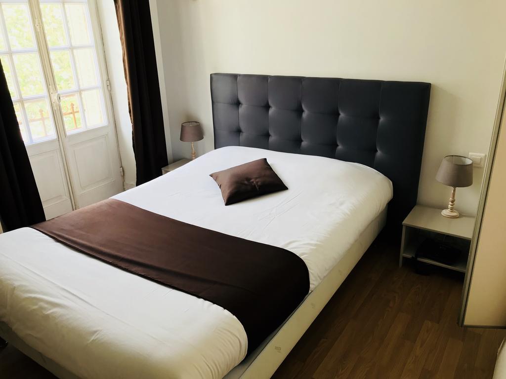 Le Cheval Blanc Hotel Jargeau ภายนอก รูปภาพ
