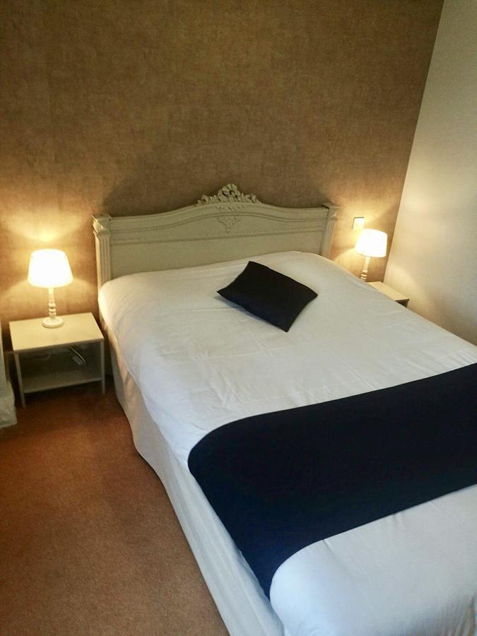 Le Cheval Blanc Hotel Jargeau ภายนอก รูปภาพ